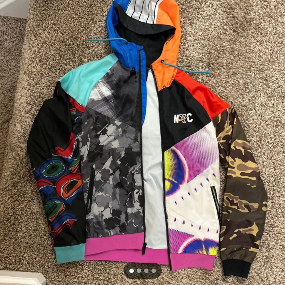 Nike, New York classic wind runner